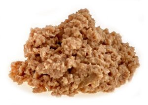 Mokra karma dla kota a zdrowie psa – co musisz wiedzieć?