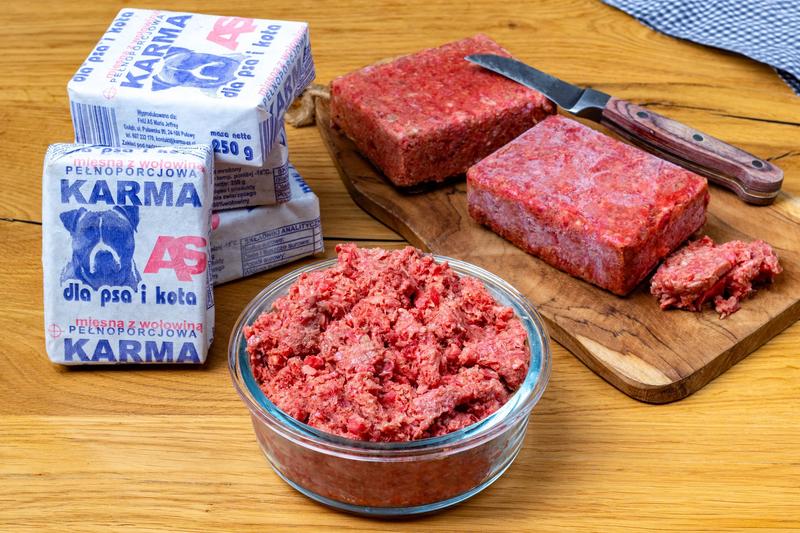 Surowe mięso z kurczaka dla psa
