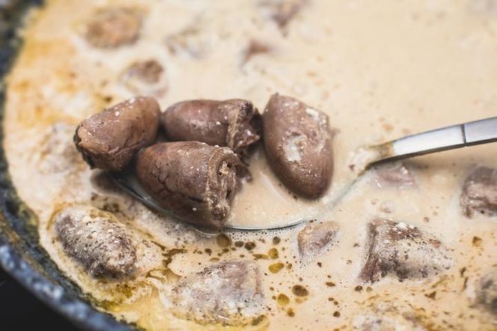 Bezpieczne podawanie podrobów psu